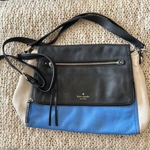 Kate Spade- Large leather crossbody bag 💙